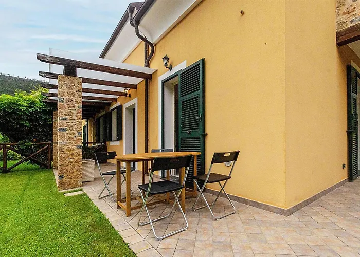 2 Bedroom Cozy In * Cisano sul Neva