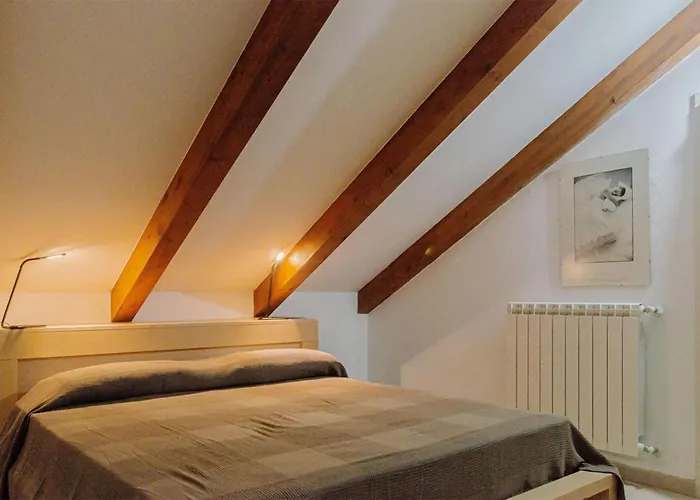 2 Bedroom Cozy In