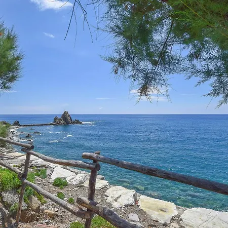 2 Bedroom Cozy In Holiday home *