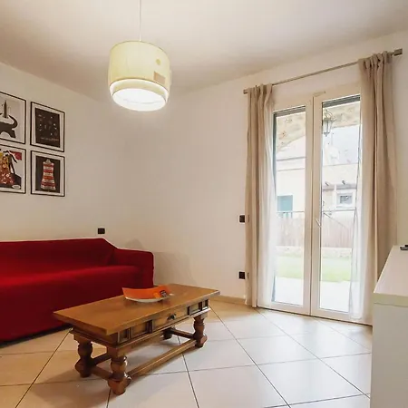 Сasa de vacaciones 2 Bedroom Cozy In *