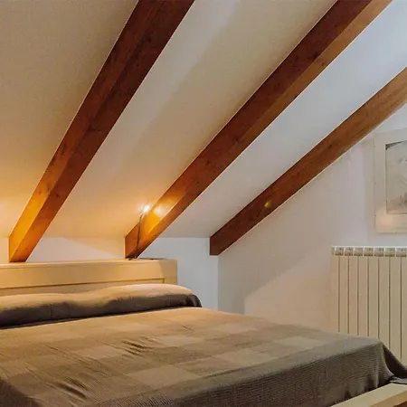 2 Bedroom Cozy In