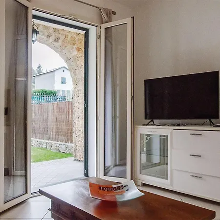 Сasa de vacaciones 2 Bedroom Cozy In