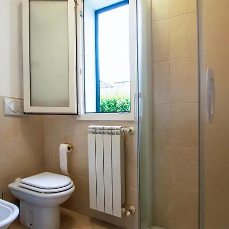Сasa de vacaciones 2 Bedroom Cozy In *